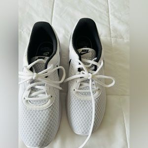 Women’s Nike sneakers